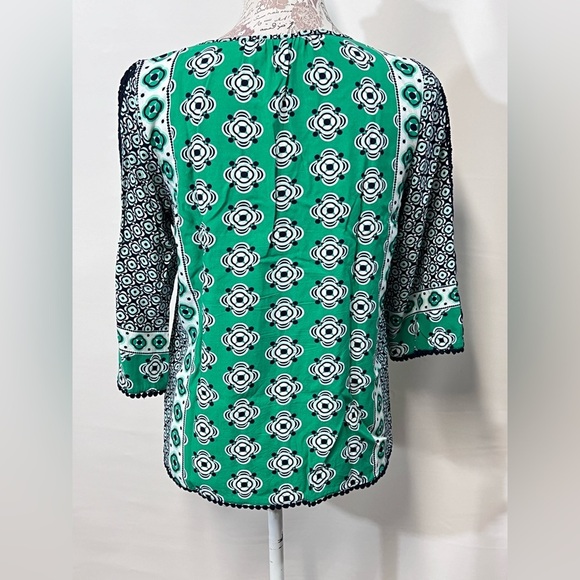CROWN‎ & IVY Navy and green pattern top size S. - Picture 4 of 10